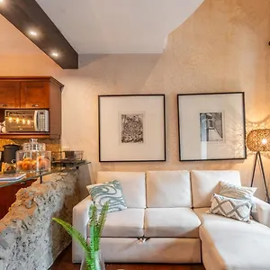 Boutique In Apartamento